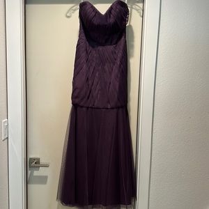 Wtoo, mermaid style dress w/a sweetheart neckline. Size 2-4, measurement below